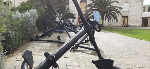 Fremantle Beach Backpackers - Sydneys Hotel 11