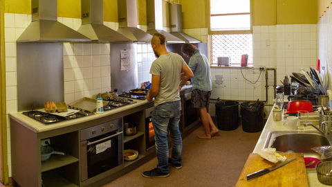 Fremantle Beach Backpackers - Sydneys Hotel 30