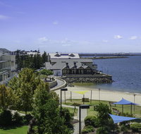 Luxury Suite Bunbury - Sydneys Hotel