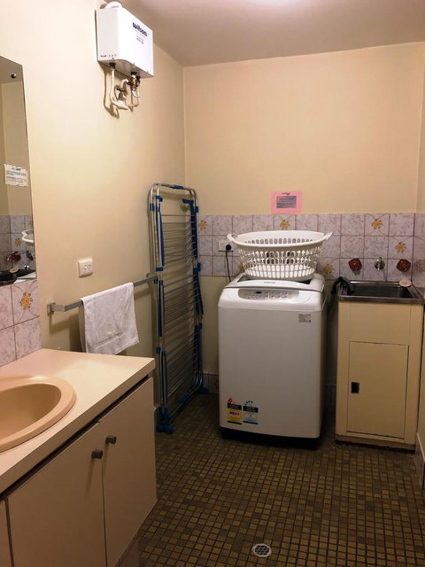 West Beach Lagoon 208 â€“ Great Value! - Sydneys Hotel 13
