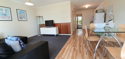 West Beach Lagoon 208 â€“ Great Value! - Sydneys Hotel 5