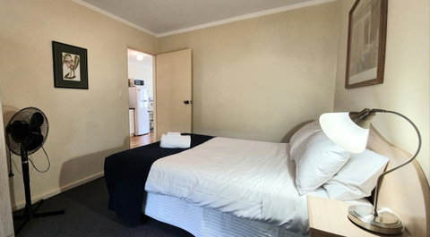 West Beach Lagoon 208 â€“ Great Value! - Sydneys Hotel 3