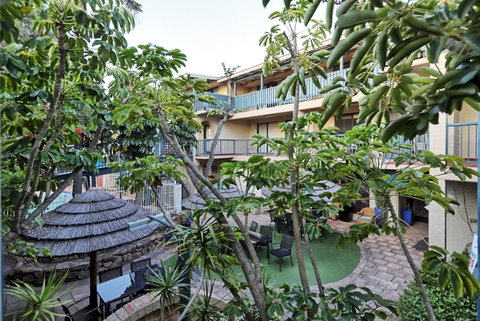 West Beach Lagoon 208 â€“ Great Value! - Sydneys Hotel 24