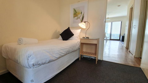 West Beach Lagoon 208 â€“ Great Value! - Sydneys Hotel 7