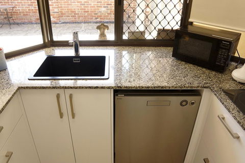 Suffolk House - Sydneys Hotel 11