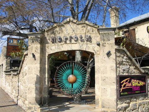 Suffolk House - Sydneys Hotel 0