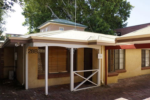 Suffolk House - Sydneys Hotel 3