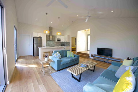 Sunny Blinco Street House - Sydneys Hotel 2