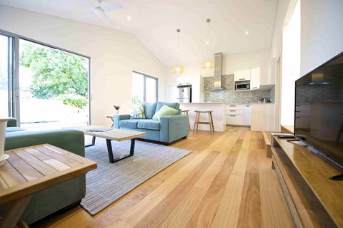 Sunny Blinco Street House - Sydneys Hotel 1