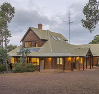 212 Yungarra - Sydneys Hotel