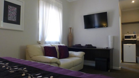Bridgetown Valley Lodge - Sydneys Hotel 24