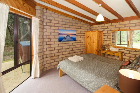 Yelverton Brook Conservation Sanctuary - Sydneys Hotel 34