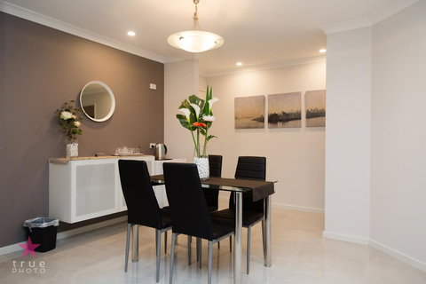 Waterford Guest Suite - Sydneys Hotel 2