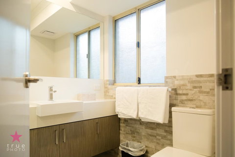 Waterford Guest Suite - Sydneys Hotel 6