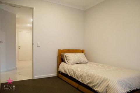 Waterford Guest Suite - Sydneys Hotel 8