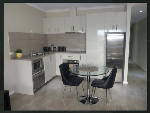 Latitude20 Searipple Rd - Sydneys Hotel 17