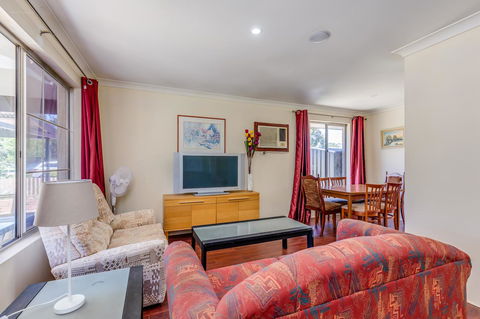 Brilliant, Neat, Convenient, Family-friendly House - Sydneys Hotel 0