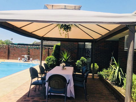 Swan Valley Rest Cottage - Sydneys Hotel 1