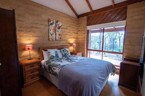 Denmark Forest Retreat - Sydneys Hotel 12