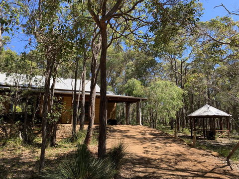 Denmark Forest Retreat - Sydneys Hotel 11