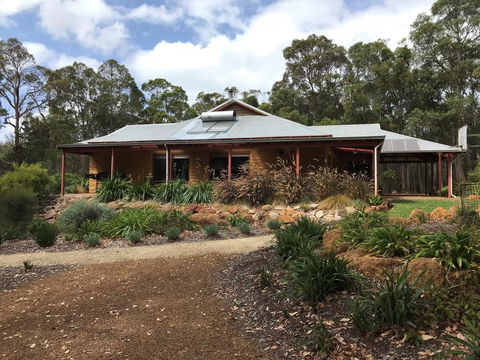 Denmark Forest Retreat - Sydneys Hotel 0