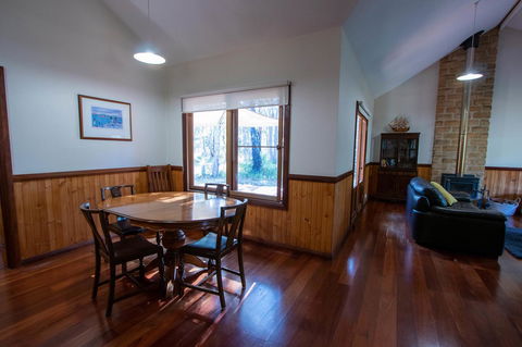 Denmark Forest Retreat - Sydneys Hotel 39