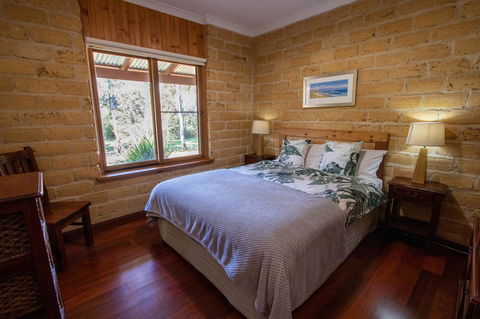 Denmark Forest Retreat - Sydneys Hotel 36