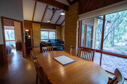 Denmark Forest Retreat - Sydneys Hotel 10