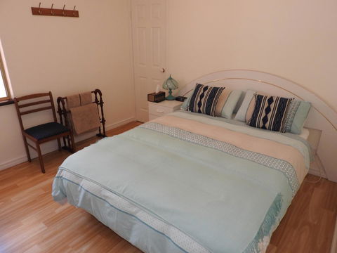 The Royal Dolphin Bed & Breakfast Safety Bay - Sydneys Hotel 18