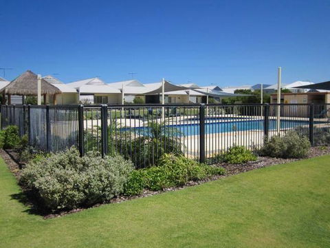 Seas The Day - Jurien Bay - Sydneys Hotel 33