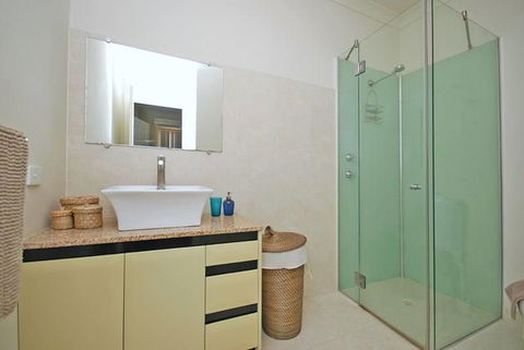 Seas The Day - Jurien Bay - Sydneys Hotel 39