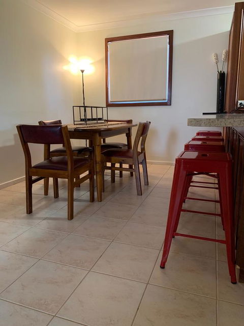 The Cottage That Could - Sydneys Hotel 7