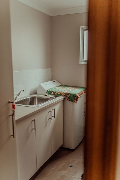 Bluebird Cottage - Sydneys Hotel 24