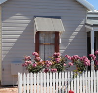 Bluebird Cottage - Sydneys Hotel