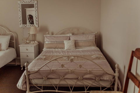 Bluebird Cottage - Sydneys Hotel 3