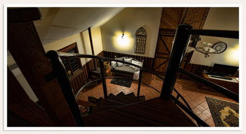 Oak Tree Barn Bridgetown - Sydneys Hotel 1