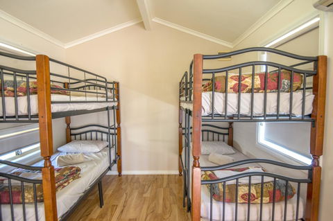 RAC Exmouth Cape Holiday Park - Sydneys Hotel 4