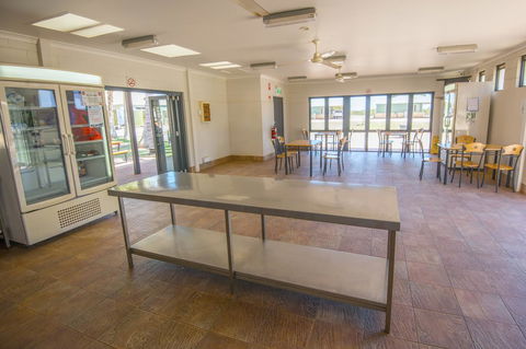 RAC Exmouth Cape Holiday Park - Sydneys Hotel 21