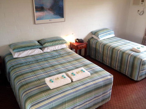 Bremer Bay Resort - Sydneys Hotel 12