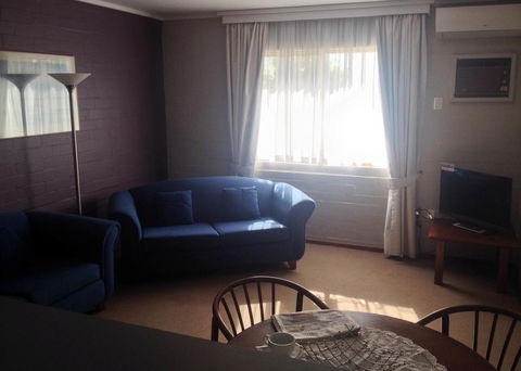 Bremer Bay Resort - Sydneys Hotel 9