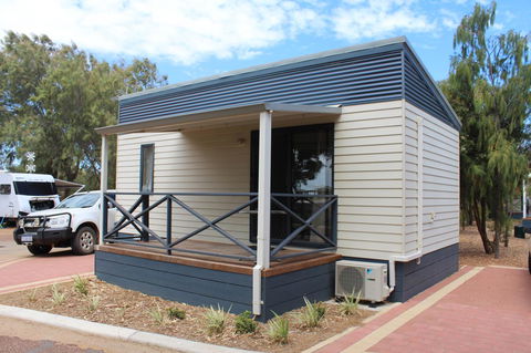Jurien Bay Tourist Park - Sydneys Hotel 42