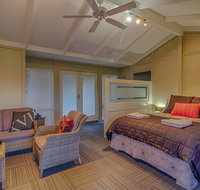 Windfall Estate Vineyard Cottage - Sydneys Hotel