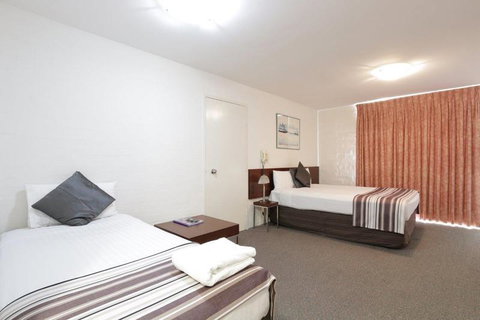 Atrium Hotel Mandurah - Sydneys Hotel 1