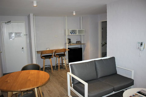 Atrium Hotel Mandurah - Sydneys Hotel 12
