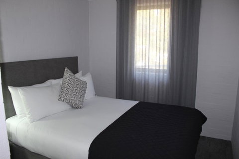 Atrium Hotel Mandurah - Sydneys Hotel 3