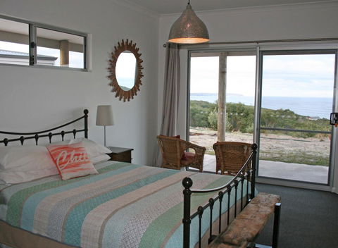 Bremer Bay B&B - Sydneys Hotel 24