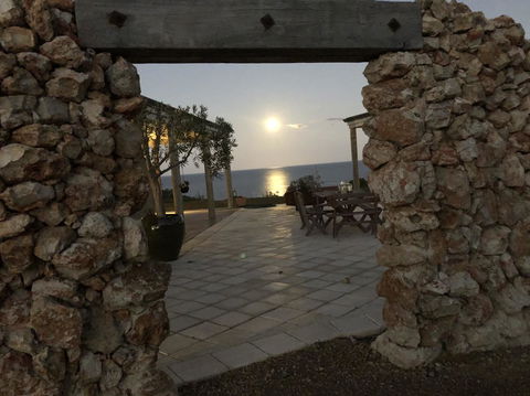 Bremer Bay B&B - Sydneys Hotel 3