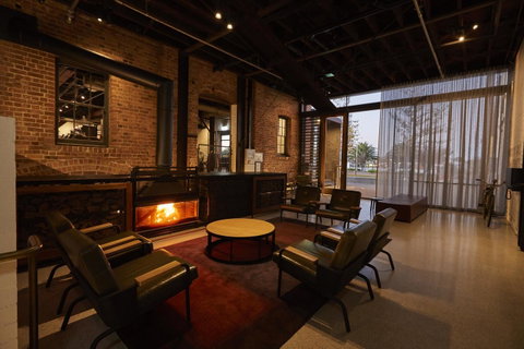 The Premier Mill Hotel - Sydneys Hotel 0