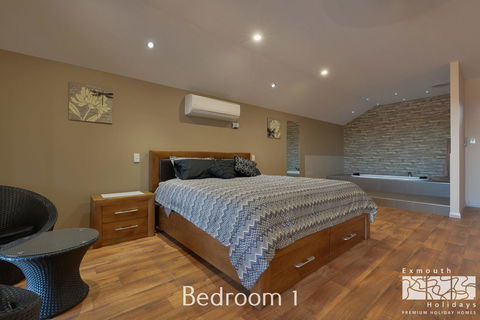 7 Kestrel Place - Sydneys Hotel 9