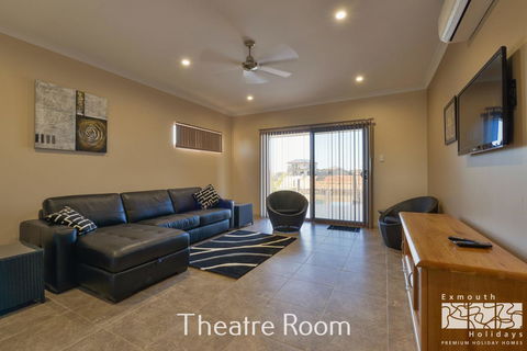 7 Kestrel Place - Sydneys Hotel 8